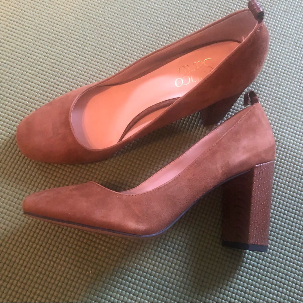 Franco Sarto Ingall brown suede snake skin heel. Pumps size 7M